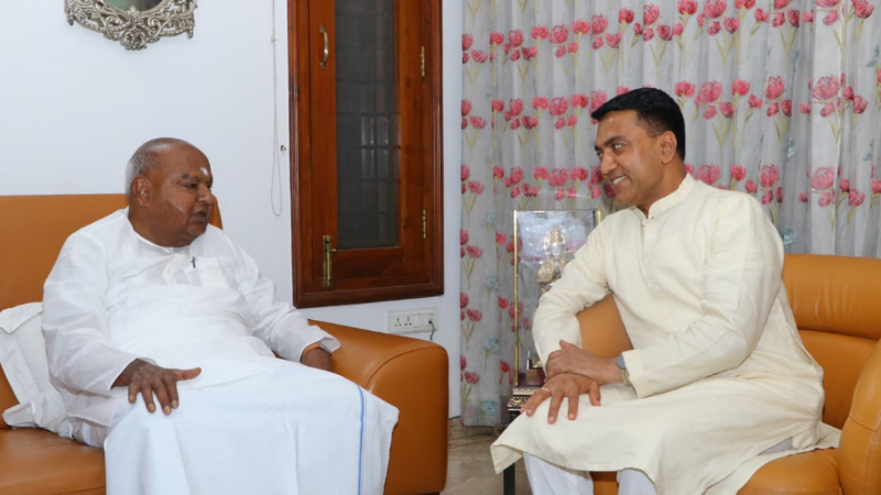 HD Devegowda and Goa CM Pramod Sawant