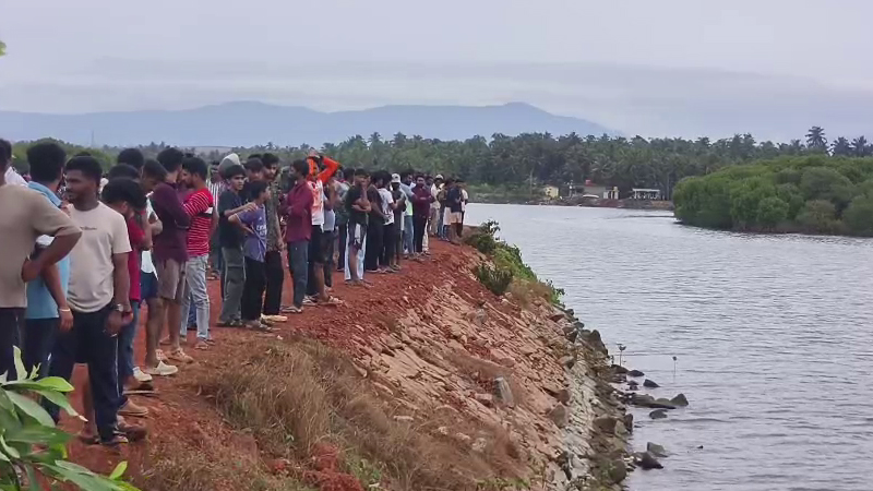ಕಾರವಾರ | ಕಪ್ಪೆಚಿಪ್ಪು ತೆಗೆಯಲು ಹೋದ 8 ಮಂದಿ ಜಲಸಮಾಧಿ 4 Karwar 3