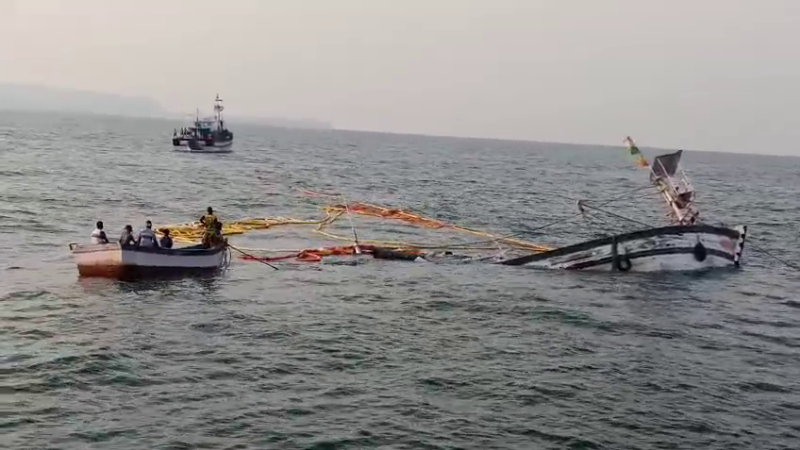 Karwar Boat Capsized In Goa