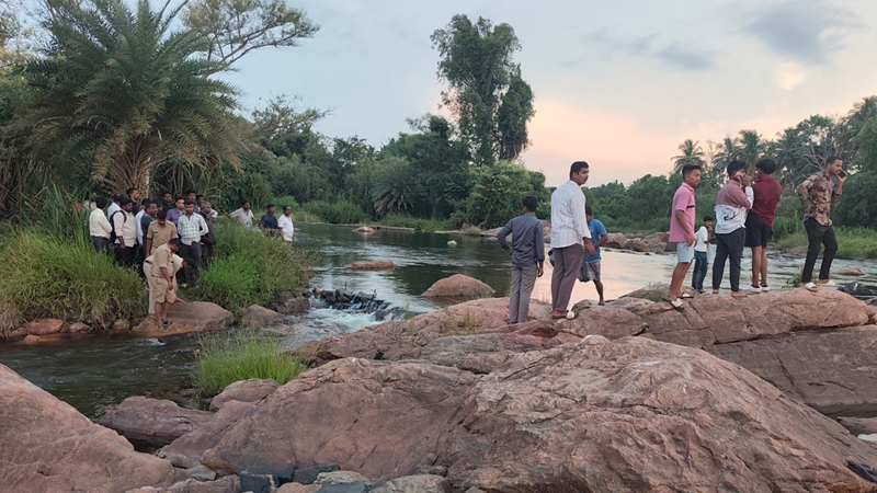 ಬಲಮುರಿ ಕಾವೇರಿ ನದಿಯಲ್ಲಿ ಇಬ್ಬರು ಯುವಕರು ಜಲಸಮಾಧಿ 3 Mandya Balamuri Falls 2