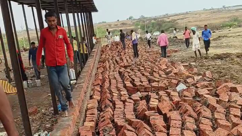 Sangli Temple Compound Collapse 1