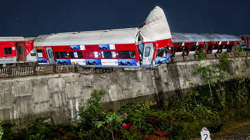 Ujjaini Express Derailed