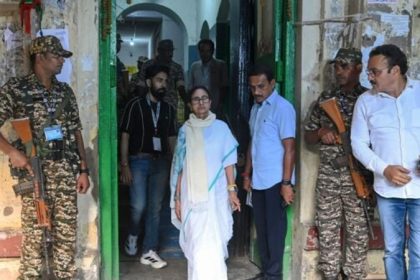 West Bengal Election mamata banerjee late night high drama election commission says strong room not open
