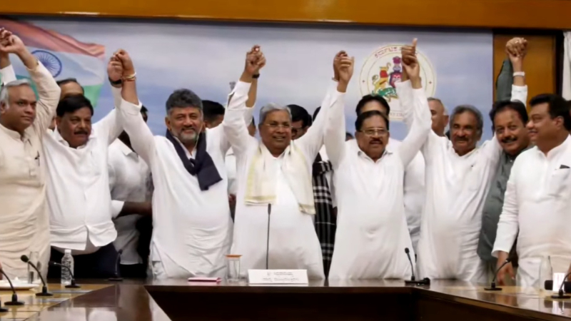 Who will be the next Karnataka CM Siddaramaiah leaves smiling without answering the question 1