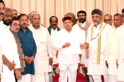 d.k.shivakumar meets governor