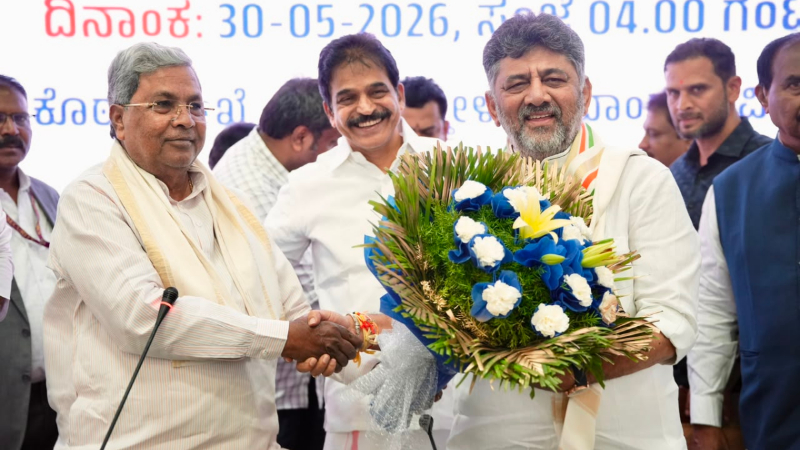 ರಾಜೀನಾಮೆ ಕೊಟ್ಟ ಬೆನ್ನಲ್ಲೇ ಸಿದ್ದರಾಮಯ್ಯ ದೆಹಲಿಗೆ ಹೋಗಿದ್ಯಾಕೆ? 10 siddaramaiah d.k.shivakumar