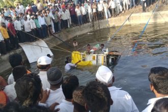 8 Killed As Pick Up Vehicle Falls In Well In Maharashtra