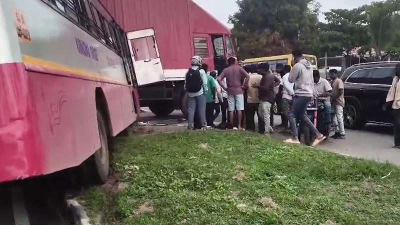 KSRTC ಬಸ್ - ಕಂಟೇನರ್ ಲಾರಿ ನಡುವೆ ಭೀಕರ ಅಪಘಾತ; ತಪ್ಪಿದ ಭಾರೀ ದುರಂತ 12 Accident 2