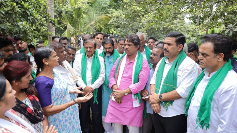 ಬಿಡದಿ ಟೌನ್ಶಿಪ್ ಯೋಜನೆ ವ್ಯಾಪ್ತಿಯ ಗ್ರಾಮಗಳಿಗೆ ಬಿಜೆಪಿ ನಿಯೋಗ ಭೇಟಿ - ಕಾಂಗ್ರೆಸ್ ವಿರುದ್ಧ ವಾಗ್ದಾಳಿ 11 BJP Bidadi Township 1