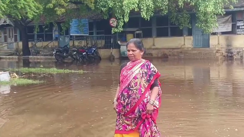 ಬಳ್ಳಾರಿಯಲ್ಲಿ ಮಳೆ ಅವಾಂತರ - KEB ಘಟಕಕ್ಕೆ ನುಗ್ಗಿದ ನೀರು, ಇಡೀ ನಗರಕ್ಕೆ ಕರೆಂಟ್ ಕಟ್ 10 Ballari Rains