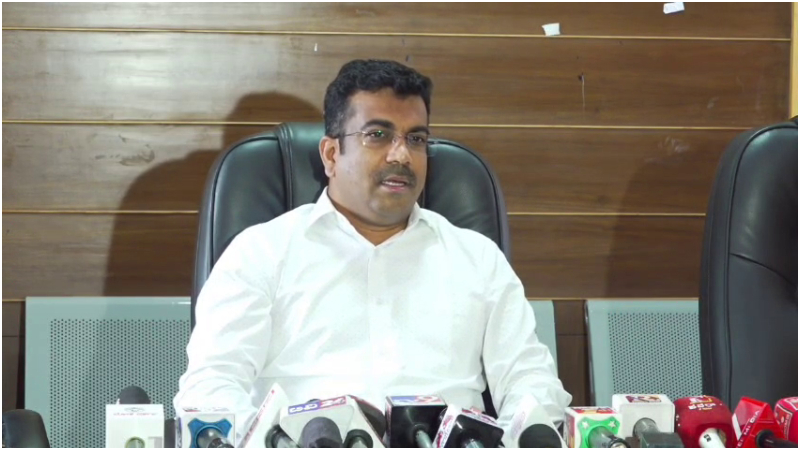ಶಿವಂ ಅಸೋಸಿಯೇಟ್ಸ್ ವಂಚನೆ ಕೇಸ್ - ಸ್ಯಾಂಡಲ್ವುಡ್ ಸ್ಟಾರ್ಸ್ಗೆ ಸಿಐಡಿ ಶಾಕ್! 9 Bheemashankar S. Guled
