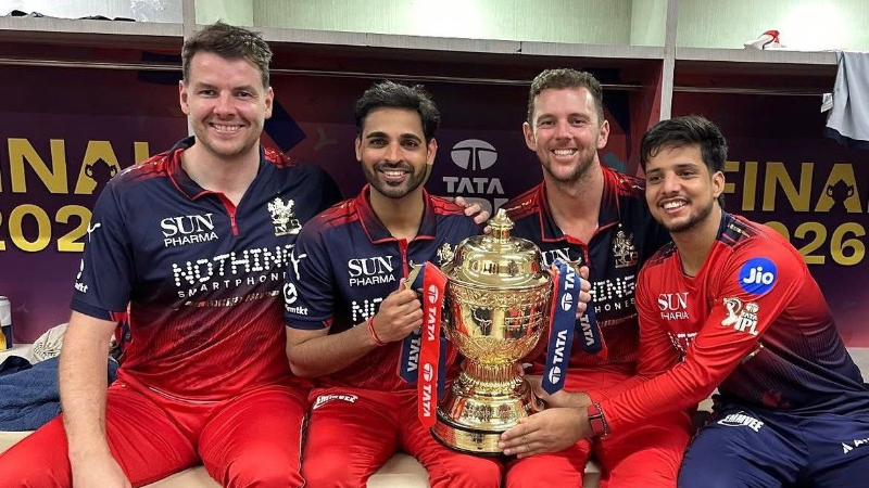 Bhuvneshwar Kumar Rasikh Dar josh hazlewood Jacob Duffy