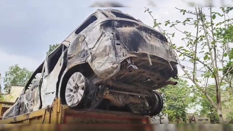 ಮರಳು ಗಣಿಗಾರಿಕೆ ವಿವಾದ - ಬಿಜೆಪಿ ನಾಯಕ ಸೇರಿ ಮೂವರನ್ನು ಕಾರಿನಲ್ಲೇ ಸುಟ್ಟು ಹತ್ಯೆ 9 Car Set On Fire Over Sand Mining Dispute In Chhattisgarh 1