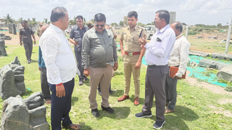 Chhattisgarh Minister Gajendra Yadav Visits Historic Lakkundi Constituency Appreciates Heritage 3