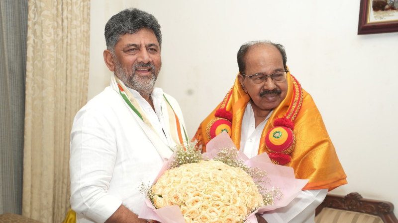 ಮಾಜಿ ಸಿಎಂಗಳ ಮನೆಗೆ ಡಿಕೆಶಿ ವಿಸಿಟ್ - ರಾಜ್ಯದ ಅಭಿವೃದ್ಧಿ ಬಗ್ಗೆ ಹಿರಿಯರ ಜೊತೆ ಚರ್ಚೆ 11 D.K SHIVAKUMAR