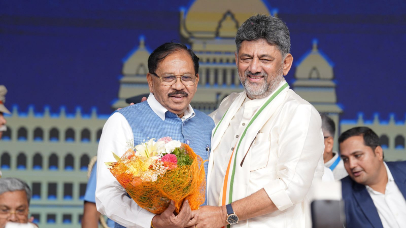 Photo Gallery | ಕನಕಪುರ ಬಂಡೆ ಈಗ ಕರ್ನಾಟಕದ ಸಿಎಂ - ಡಿಕೆಶಿ ಪ್ರಮಾಣ ವಚನದ ವಿಶೇಷ ಕ್ಷಣಗಳು ಇಲ್ಲಿವೆ 21 DKS and Parameshwar