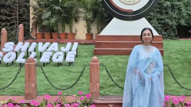 Delhi professor 3