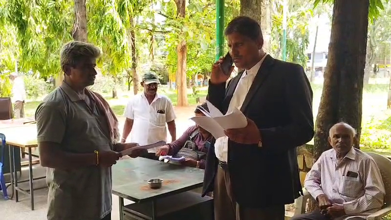 ರೈತರಿಗೆ ಪರಿಹಾರ ನೀಡಲು ವಿಳಂಬ - ಕಾವೇರಿ ನೀರಾವರಿ ನಿಗಮದ ಕಚೇರಿ ಜಪ್ತಿ 11 Farmers 4