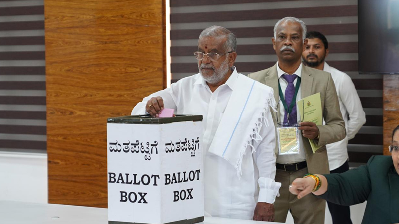 GT Devegowda 1