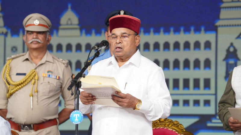 Photo Gallery | ಕನಕಪುರ ಬಂಡೆ ಈಗ ಕರ್ನಾಟಕದ ಸಿಎಂ - ಡಿಕೆಶಿ ಪ್ರಮಾಣ ವಚನದ ವಿಶೇಷ ಕ್ಷಣಗಳು ಇಲ್ಲಿವೆ 25 Governer Gehlot