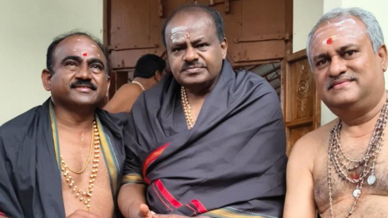 H.D Kumaraswamy JDS Sabarimala 1