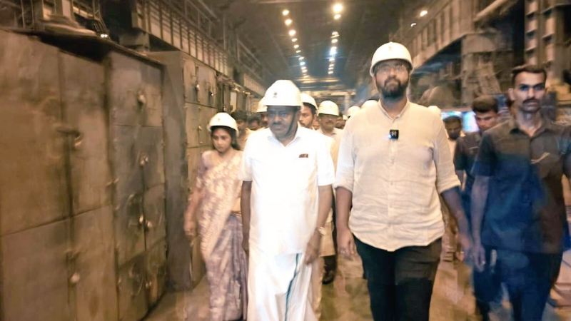 ವಿಶಾಖಪಟ್ಟಣದ ಉಕ್ಕು ಸ್ಥಾವರ ದುರಂತ - ಮೃತ ಕಾರ್ಮಿಕರ ಕುಟುಂಬಕ್ಕೆ 25 ಲಕ್ಷ ಪರಿಹಾರ: ಹೆಚ್ಡಿಕೆ 10 HDK at Visakhapatnam 2