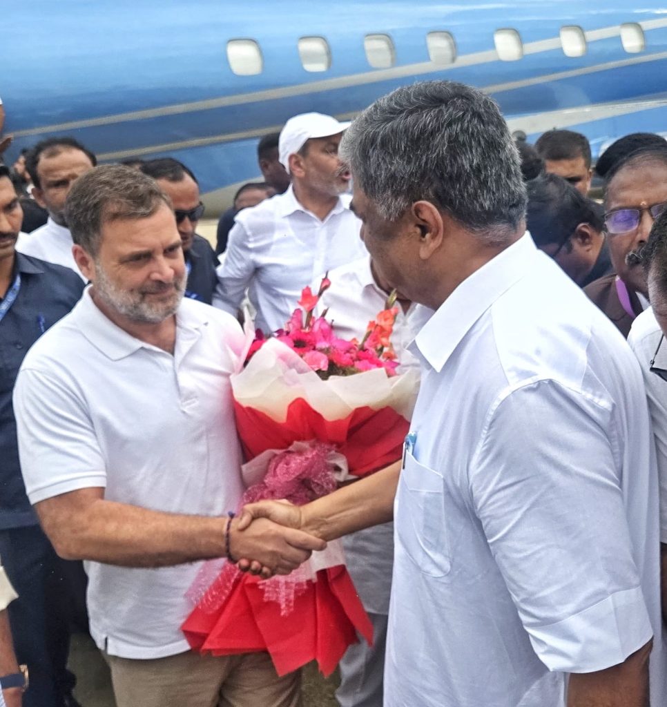 ಡಿ.ಕೆ.ಶಿವಕುಮಾರ್ ಪಟ್ಟಾಭಿಷೇಕ; ಮುಖ್ಯಮಂತ್ರಿಯಾಗಿ ಪ್ರಮಾಣವಚನ ಸ್ವೀಕರಿಸಿದ ಡಿಕೆಶಿ 43 HJ4U 9YakAAY Bo