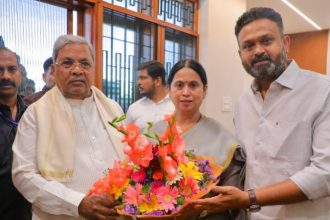Lakshmi Hebbalkar met Siddaramaiah