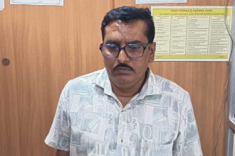 Lokayukta officials arrest Bellary Urban Development Authority officer while accepting bribe of Rs 3.50 lakh in Bellary