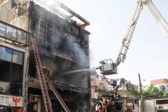 Lucknow Fire 1