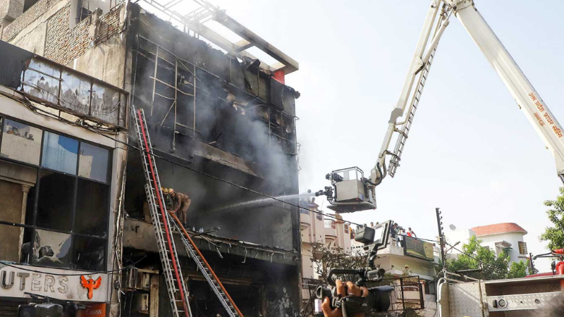 Lucknow Fire 1
