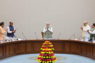 Narendra Modi Cabinet standing ovation 1