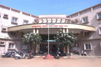 Patients Suffocate OT Closed After Thieves Decamp With AC Pipes at Gadag Government Hospital 3
