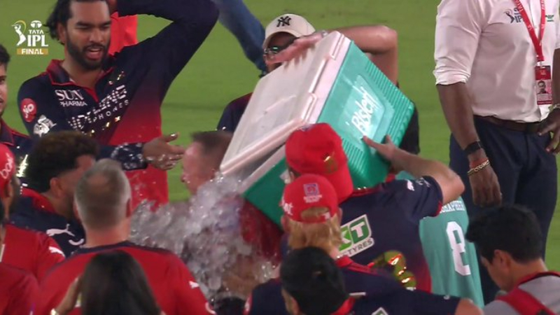 Phil Salt threw an ice bar at Andya Flower after the game