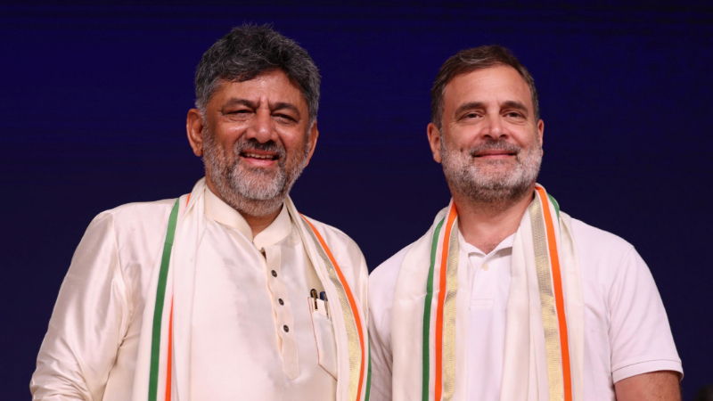 Photo Gallery | ಕನಕಪುರ ಬಂಡೆ ಈಗ ಕರ್ನಾಟಕದ ಸಿಎಂ - ಡಿಕೆಶಿ ಪ್ರಮಾಣ ವಚನದ ವಿಶೇಷ ಕ್ಷಣಗಳು ಇಲ್ಲಿವೆ 30 Rahul gandhi and DK Shivakumar 1