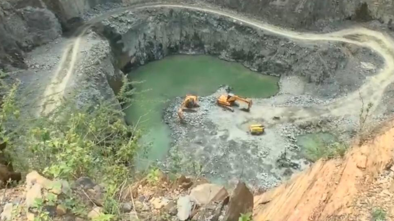 Stone mafia rampage in Hubballi Dharwad Nature looted in broad daylight public outrage over silence of officials 1