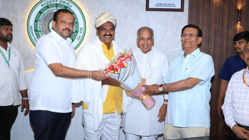 ತುಂಗಭದ್ರಾ ಅಣೆಕಟ್ಟಿನ ಗೇಟ್ ಅಳವಡಿಕೆ ಯಶಸ್ವಿ: ಉದ್ಘಾಟನಾ ಕಾರ್ಯಕ್ರಮಕ್ಕೆ ಆಂಧ್ರ ಸಿಎಂ, ನೀರಾವರಿ ಸಚಿವರಿಗೆ ಆಹ್ವಾನ 9 Tungabhadra dam gate 1