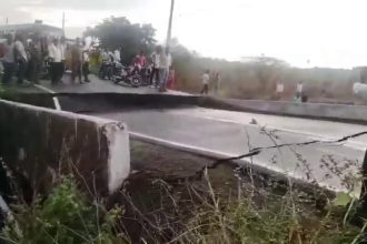 bridge collapses due to heavy rain vehicular traffic halted on chincholi bhalki route