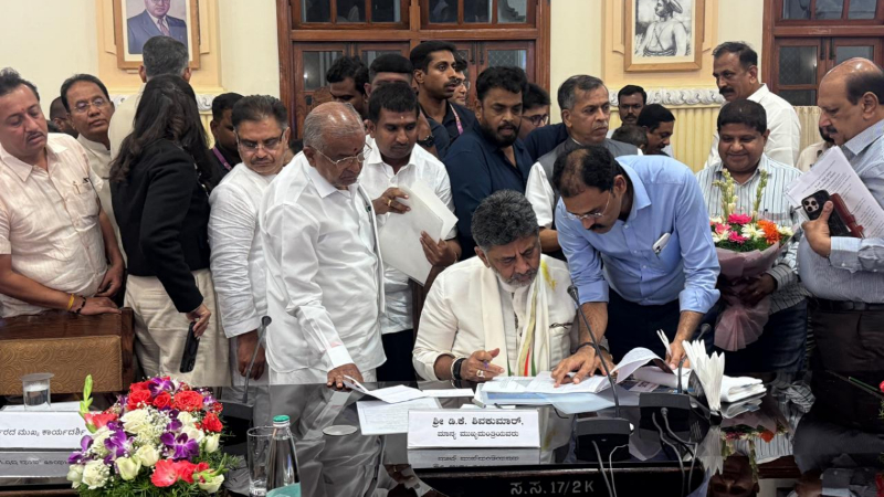 d.k.shivakumar g.t.deve gowda