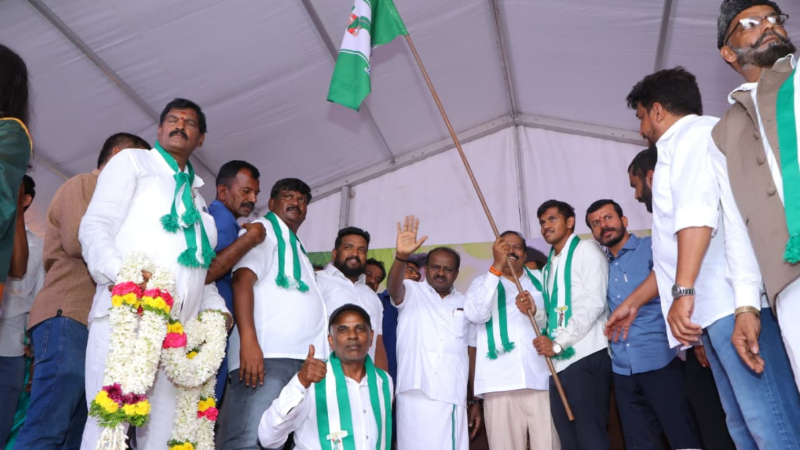 ಕಾಂಗ್ರೆಸ್ ದುರಾಡಳಿತದಿಂದ ಬೆಂಗಳೂರು ಜನರು ನಲುಗಿ ಹೋಗಿದ್ದಾರೆ: ಹೆಚ್ಡಿಕೆ ಕಿಡಿ 9 h.d.kumaraswamy akhanda srinivas murthy