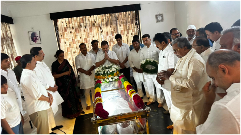 lop rahul gandhi pays last respects to aicc secretary suraj hegde at his residence in bengaluru