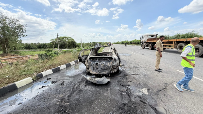 man dies after car catches fire near jogihalli in shira taluk