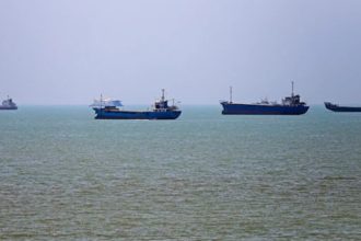 strait of hormuz commercial vessels