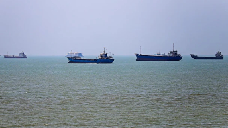 strait of hormuz commercial vessels