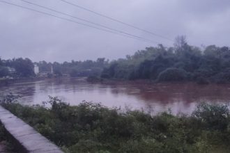 tunga river water level rises