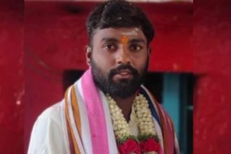 A young man was stabbed in front of the police station in Basavapattana Channagiri