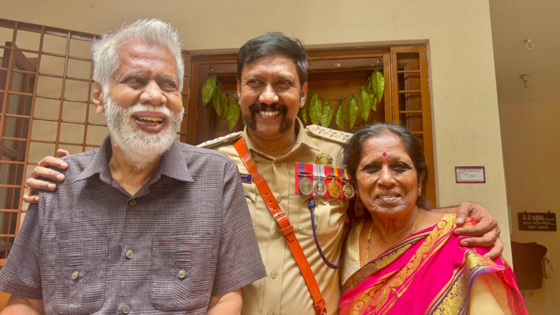 ಎಸಿಪಿ ರಾಜೇಶ್ಗೆ ಡಿಜಿ ಪದಕ ಪ್ರದಾನ 10 ACP LY Rajesh