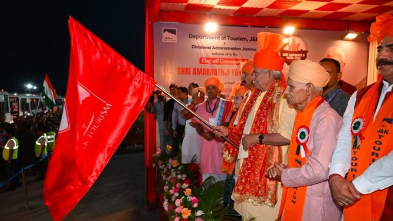 Amarnath Yatra 2026 Begins First Batch of Over 4800 Pilgrims Leaves Jammu Under Multi Tier Security Manoj Sinha