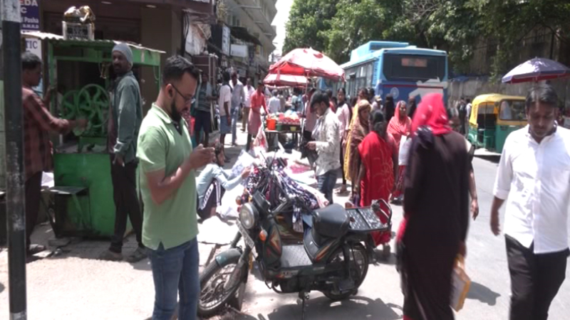 Bengaluru Vendors Return to Footpath 1