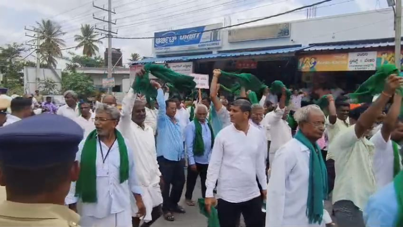 ತೀವ್ರಗೊಂಡ ಬಿಡದಿ ಟೌನ್ಶಿಪ್ ಜಟಾಪಟಿ - ಭೈರಮಂಗಲದಲ್ಲಿ ರೈತರ ಪರ-ವಿರೋಧ ಘರ್ಷಣೆ 12 Bidadi Township Fight Byramangala 1
